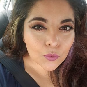 Meet your Posher, Alejandra